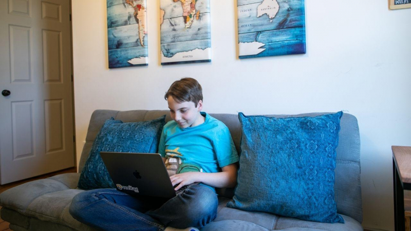 Self-Paced: A Complete Guide to Veritas Press’s Online Homeschool Curriculum